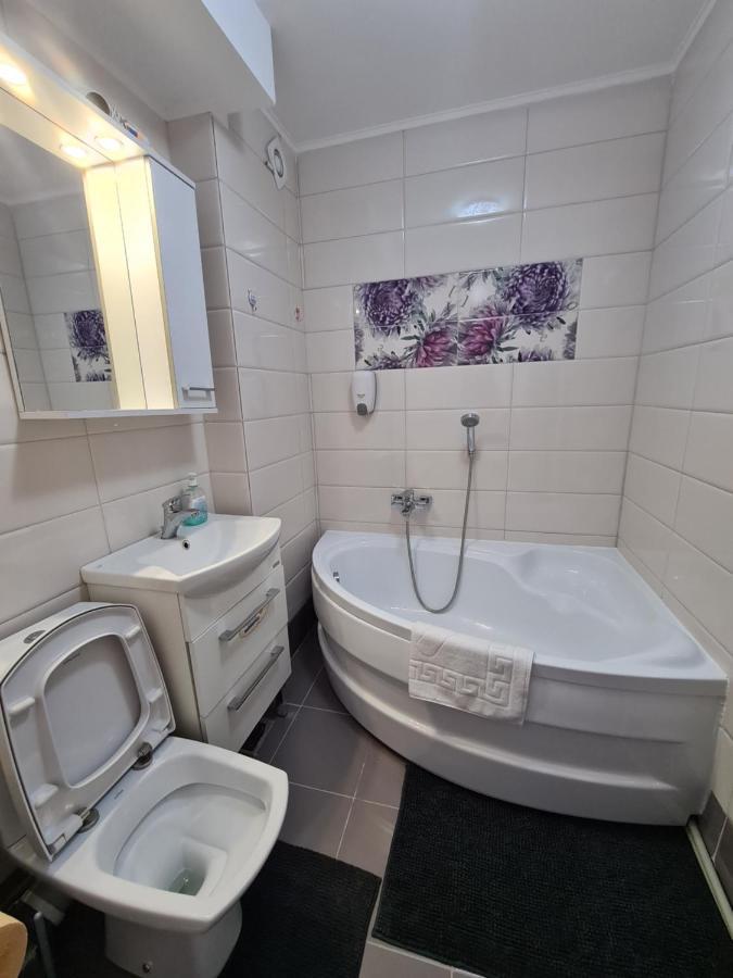 Апартаменты Apartament Ultra Central 1 Хунедоара Экстерьер фото