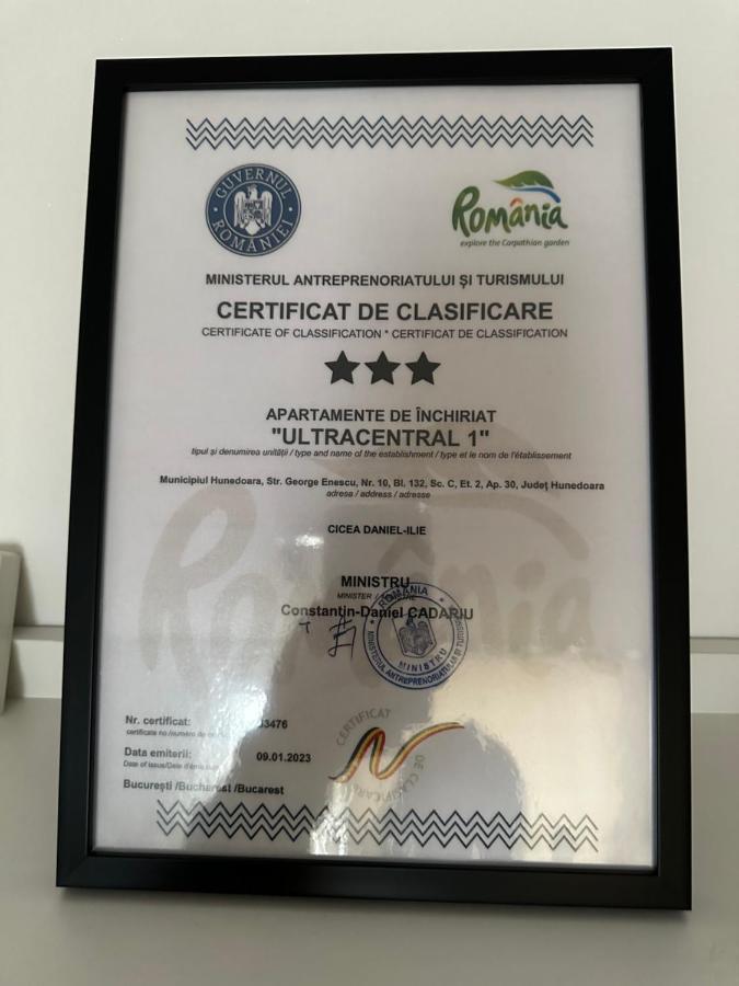 Апартаменты Apartament Ultra Central 1 Хунедоара Экстерьер фото